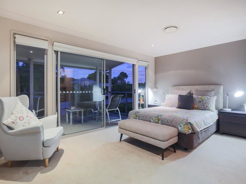 Hamilton Executive - Accommodation Mermaid Beach 7