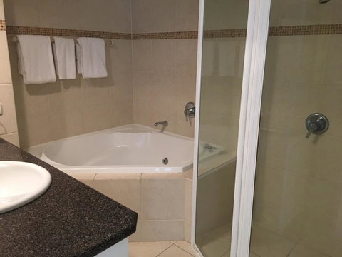 The Penthouses Apartments - Accommodation Mermaid Beach 38