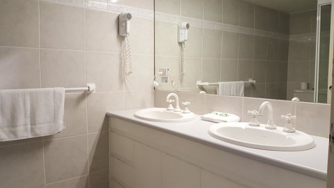 The Penthouses Apartments - Accommodation Mermaid Beach 30