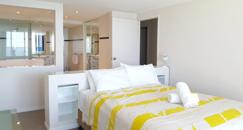 The Penthouses Apartments - Accommodation Mermaid Beach 3