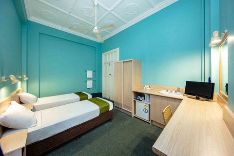 Hides Hotel - Accommodation Mermaid Beach 17