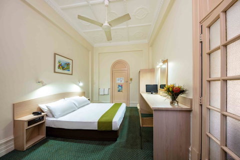 Hides Hotel - Accommodation Mermaid Beach 15
