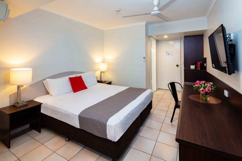 Hides Hotel - Accommodation Mermaid Beach 3