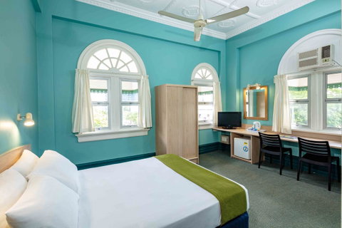 Hides Hotel - Accommodation Mermaid Beach 20