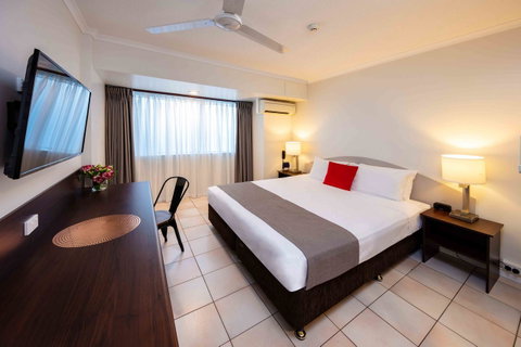 Hides Hotel - Accommodation Mermaid Beach 0