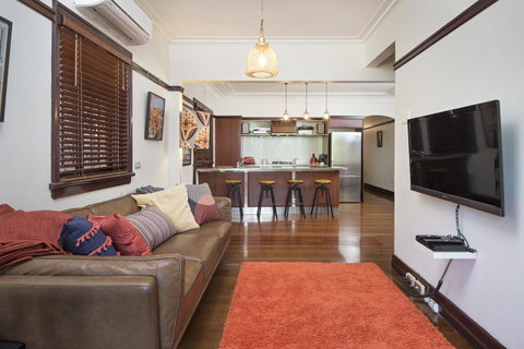 Anville Court - Accommodation Mermaid Beach 7