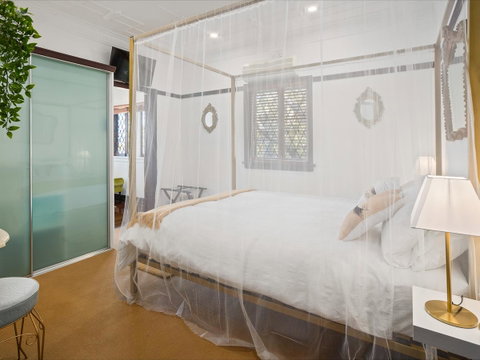 Anville Court - Accommodation Mermaid Beach 9