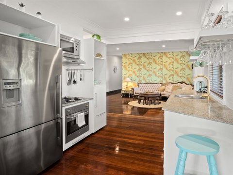 Anville Court - Accommodation Mermaid Beach 4