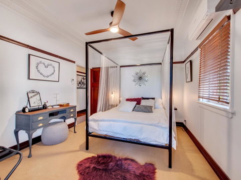 Anville Court - Accommodation Mermaid Beach 8