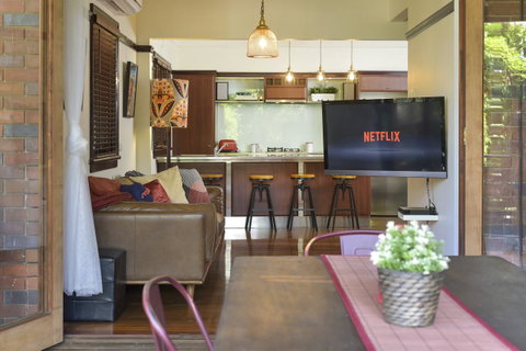 Anville Court - Accommodation Mermaid Beach 5