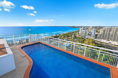 Elouera Tower - Accommodation Mermaid Beach 1