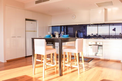 Circle On Cavill Surfers Paradise Apartments-Holiday Paradise - Accommodation Mermaid Beach 17