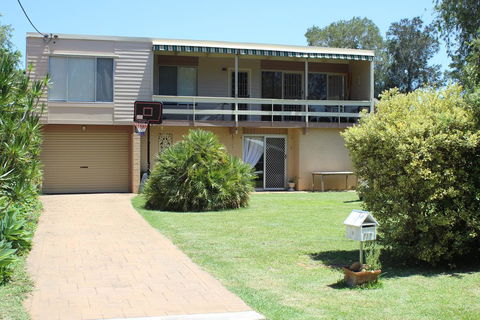 Waters Edge - Accommodation Mermaid Beach 2