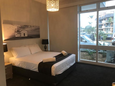 Waters Edge Port Macquarie - Accommodation Mermaid Beach 1