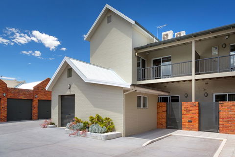Waterstreet Apartment - Accommodation Mermaid Beach 3