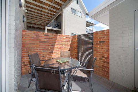 Waterstreet Apartment - Accommodation Mermaid Beach 1