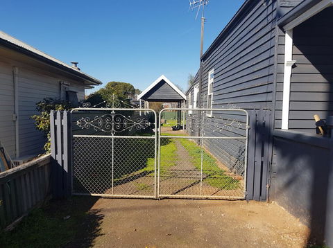 Welcome Stranger Cottage - Accommodation Mermaid Beach 2