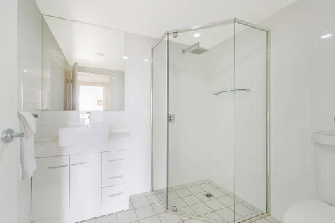Wharf Apartment Unit 5 - Accommodation Mermaid Beach 3