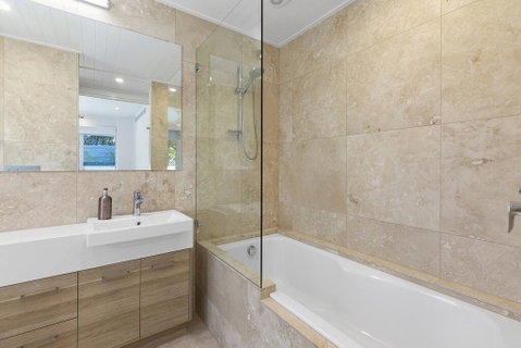 White Sands One - Accommodation Mermaid Beach 3