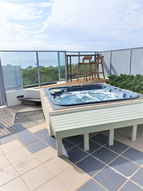 White Shells Luxury Apartments - Accommodation Mermaid Beach 3