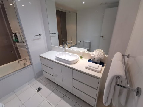 Widest Ocean View And Balcony Luxury Apt - Accommodation Mermaid Beach 2