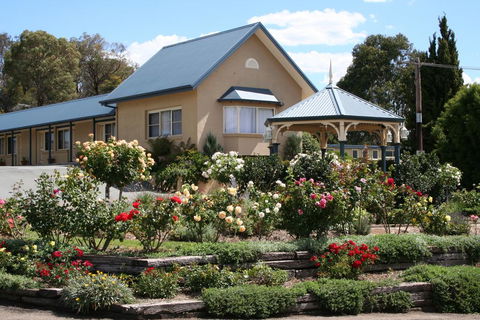Willows Motel - Accommodation Mermaid Beach 0