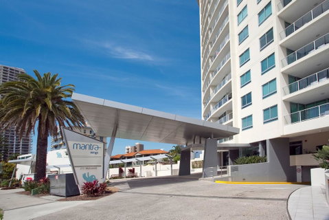 Wings Luxury Apartment Pink Poodle - Accommodation Mermaid Beach 2
