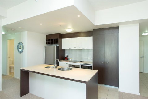 Wings Resort - Private Apartments - Accommodation Mermaid Beach 3