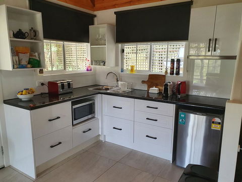 Wurrung B & B - The Cottage - Accommodation Mermaid Beach 1