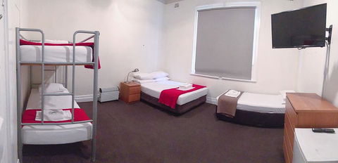 Wynyard Hotel - Accommodation Mermaid Beach 1