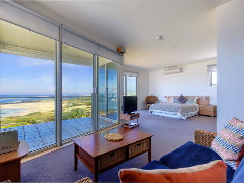 WYTONIA 3 PENTHOUSE - Accommodation Mermaid Beach 0