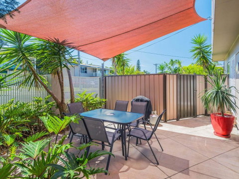 Yamba Daze - Sunrise - Pet Friendly - Accommodation Mermaid Beach 0
