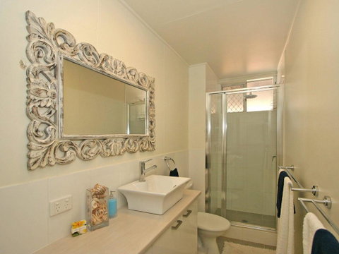 Yamba Daze - Sunset - Pet Friendly - Accommodation Mermaid Beach 3