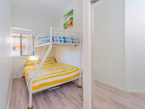 Yamba Daze - Sunset - Pet Friendly - Accommodation Mermaid Beach 2