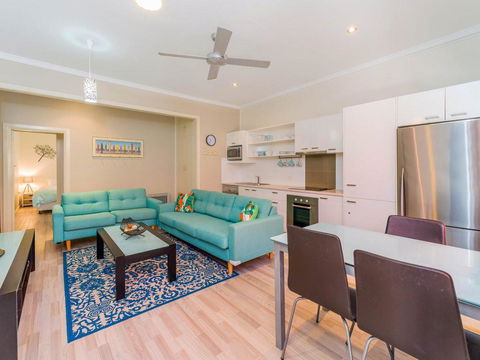 Yamba Daze - Sunset - Pet Friendly - Accommodation Mermaid Beach 1