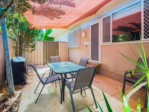 Yamba Daze - Sunset - Pet Friendly - Accommodation Mermaid Beach 0