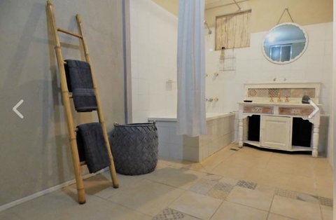 Yamba Hinterland Bush Retreat - Vintage Bus Stay - Accommodation Mermaid Beach 3