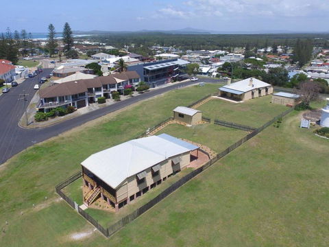 Yamba Pilot Cottage 1 - Pets Welcome - Close To Beach - Accommodation Mermaid Beach 2