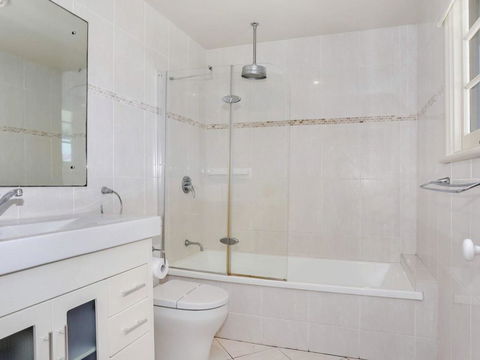 Yamba Pilot Cottage 2 - Pets Welcome - Close To Beach - Accommodation Mermaid Beach 3
