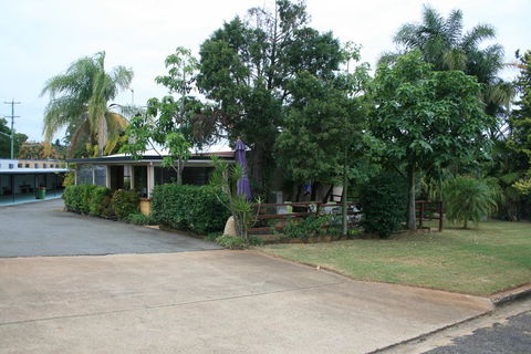 Yarraman Gardens Motel Queensland - Accommodation Mermaid Beach 3