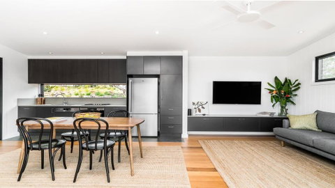 Your Luxury Escape - Carinya Cottages 3 - Accommodation Mermaid Beach 3