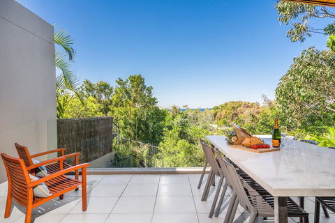 Your Luxury Escape - Vue From Here - Accommodation Mermaid Beach 2