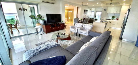 ZEN BY THE WATER - Darwin Premier Retreat - Accommodation Mermaid Beach 1