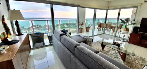 ZEN BY THE WATER - Darwin Premier Retreat - Accommodation Mermaid Beach 2