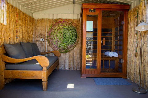 Zen Escape Guest House - Accommodation Mermaid Beach 2