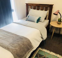 Haven Family dog freindly  close to Hospital Airport Bunnings - Accommodation Mermaid Beach
