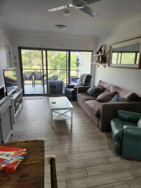 A Quiet Unit Overlooking A Reserve - Accommodation Mermaid Beach 4