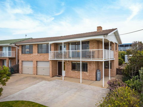 Allawah Beach House - 29 Dalmeny Drive, Kianga - Accommodation Mermaid Beach 0