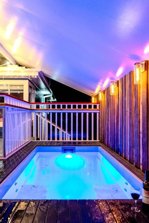 Anna Bay Beach House With Plunge Pool, Air Hockey, PS4, Close To Shops - Accommodation Mermaid Beach 3