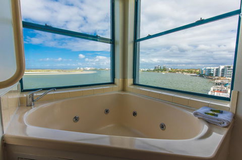 La Promenade - Accommodation Mermaid Beach 36